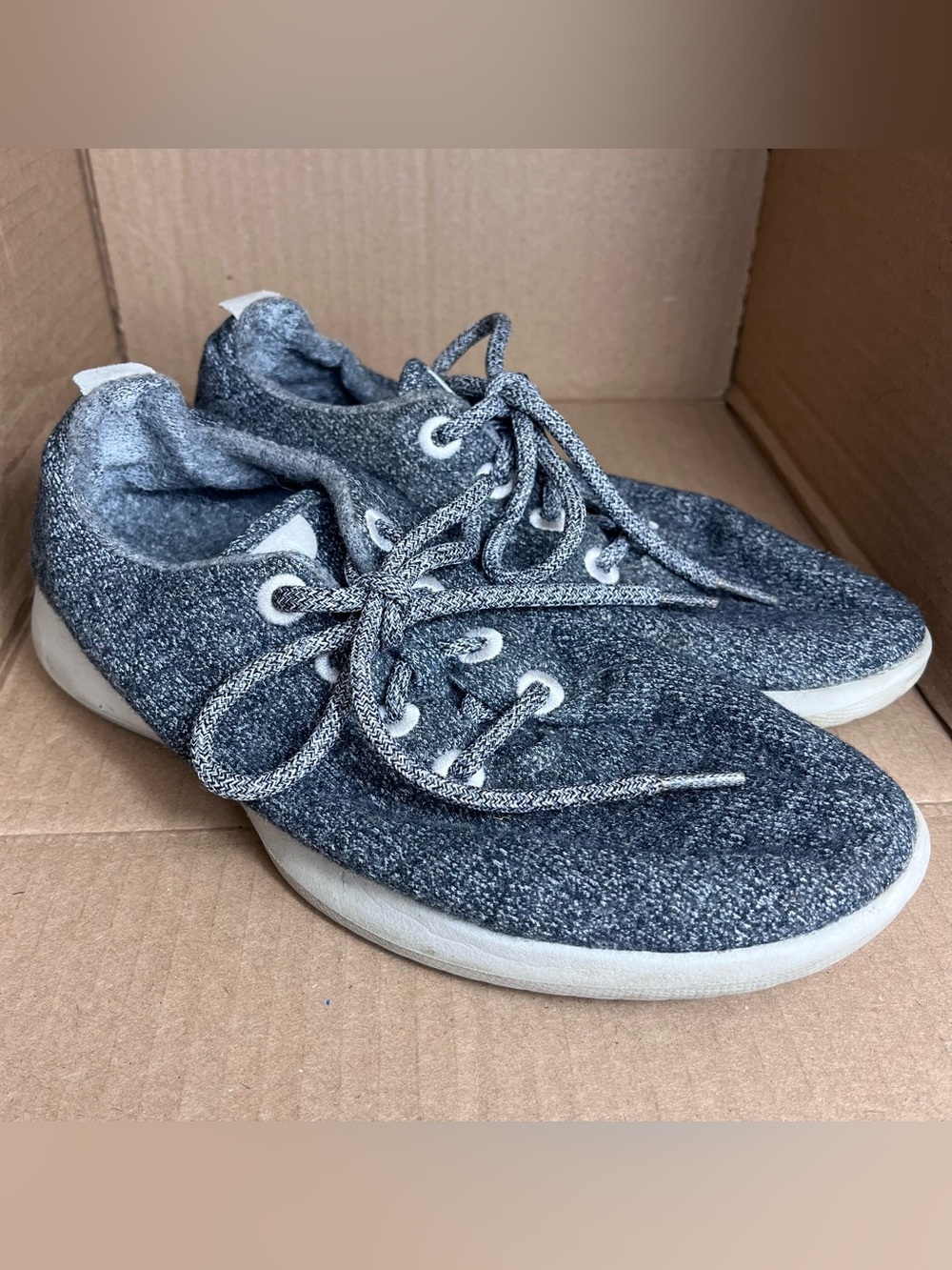 Allbirds Wool Runners Womens Size 9 Gray White Athletic Walking‎ Shoes Sneakers